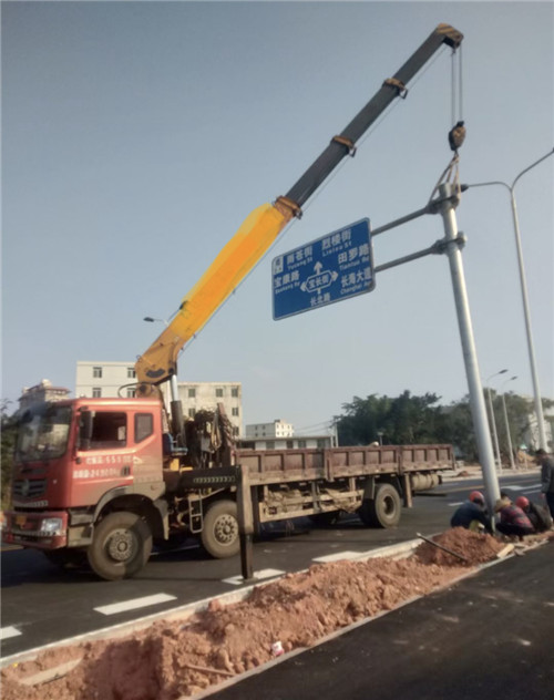 龙山区设备吊装租赁吊车要用多大吊车
