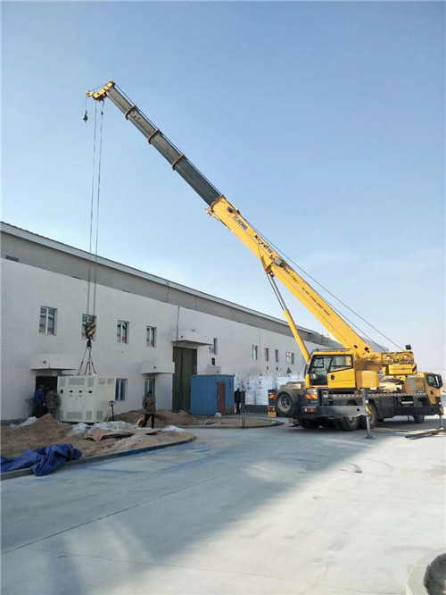 龙山区“超载就喊停”—— 吊车的 “重量保镖” 技术